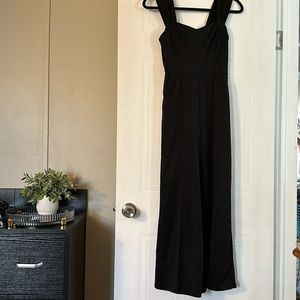 Black // Zip up jumpsuit